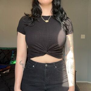 Gaze Black Twist-Detail Crop Top